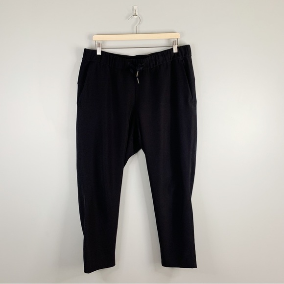 lululemon athletica Pants - Lululemon On The Fly Pant Woven 28" Black W5BM4S Travel Office Pockets Casual 12